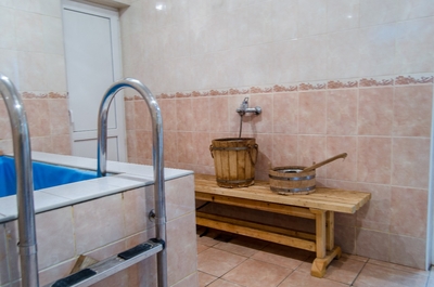 Тепло русской бани и уют деревянных домиков — Ваш идеальный отдых на базе «Берёзовая роща» со скидкой до 60% Тепло русской бани и уют деревянных домиков — Ваш идеальный отдых на базе «Берёзовая роща» со скидкой до 60%