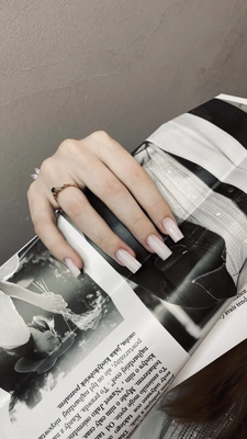 Весеннее обновление: маникюр и педикюр со скидкой до 41%